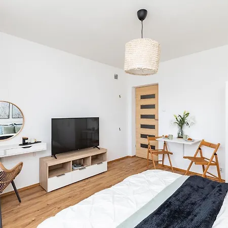 Apartman Airport Hynka By Arrenda Varsó