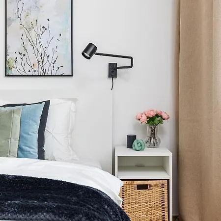 Airport Hynka By Arrenda Апартаменты Варшава